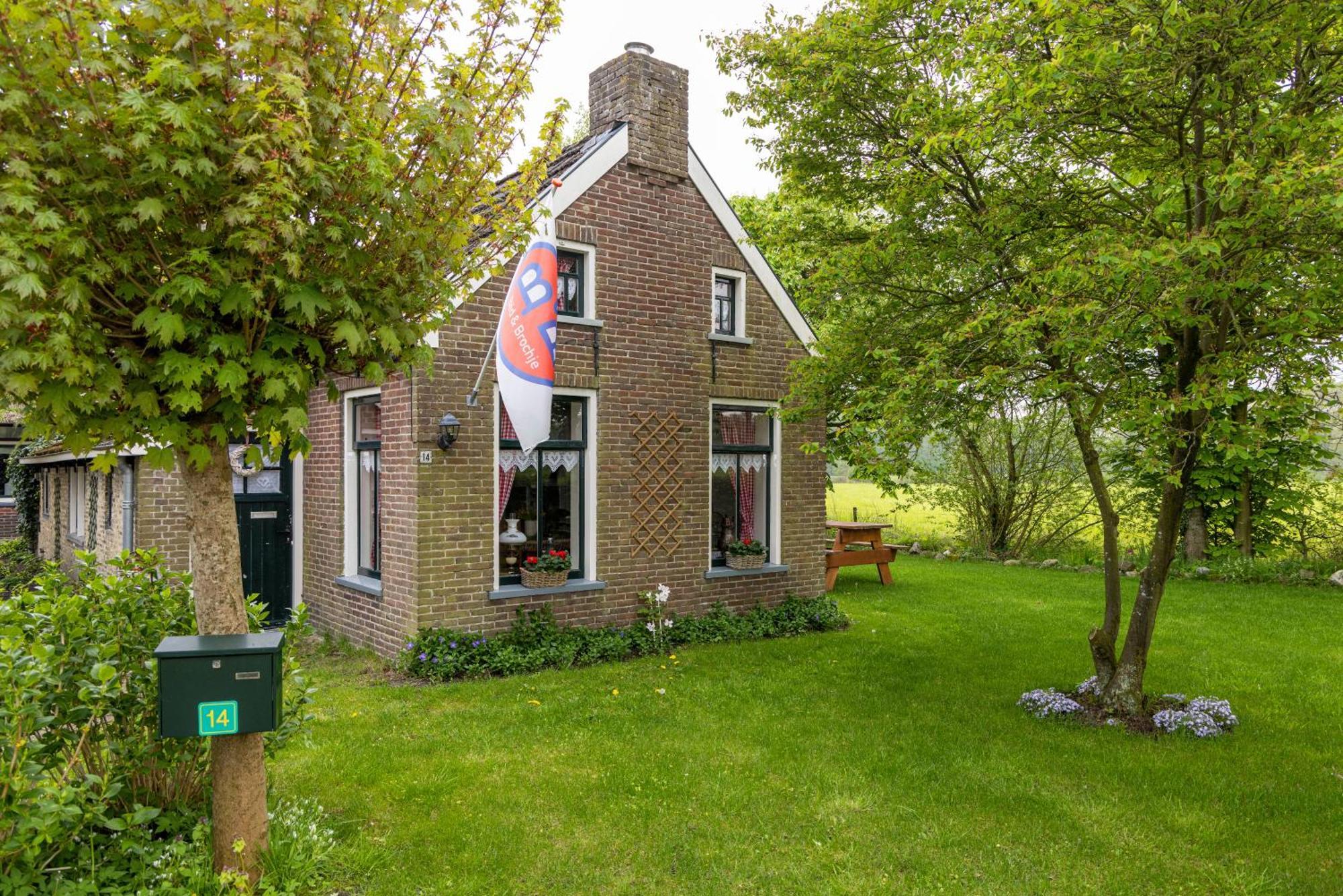 'Us Waldhuske' Villa Burgum Luaran gambar